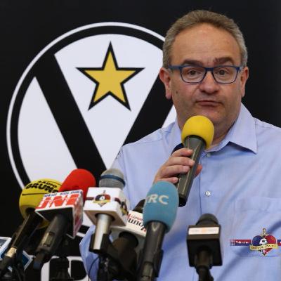 Curtis Jerrells come Mike James?