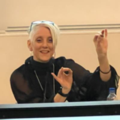 Avsnitt 17 Olika professioners roller i arbetet med särskilt begåvade elever - samtal med Caroline Sims