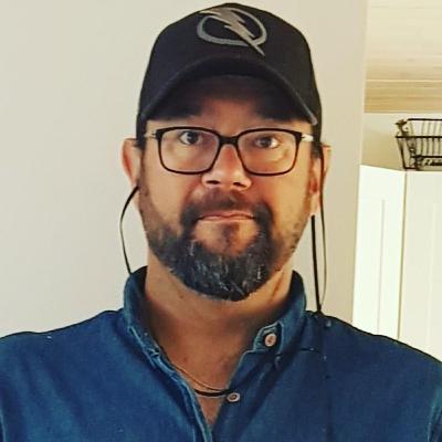 Lär känna Andreas Sandström - En av skaparna av den mysiga discgolfbanan i Larv
