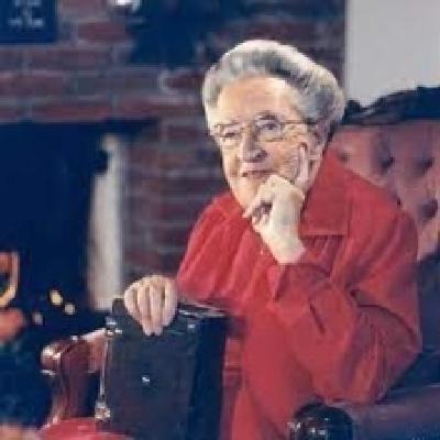 Historia 'Corrie ten Boom es bautizada con el Espíritu' Historia 'Corrie ten Boom es bautizada con el Espíritu'