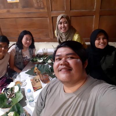 Episode 5: You are what you eat! Sharing tentang eat clean sampek sate komo di asramawith Ema Tri Episode 5: You are what you eat! Sharing tentang eat clean sampek sate komo di asramawith Ema Tri