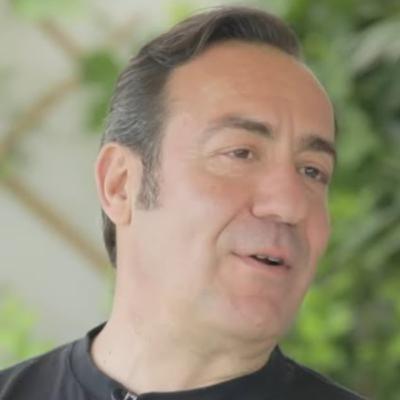 Σωτήρης Καλυβάτσης: "Δέχτηκα αμέσως να παρουσιάσω το 'Θα Φας Καλά' γιατί μου ταιριάζει πολύ" | DOT