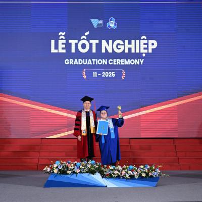 Chuyện đêm - Thủ khoa Hồ Trần Anh Thư và bí quyết thành công Chuyện đêm - Thủ khoa Hồ Trần Anh Thư và bí quyết thành công