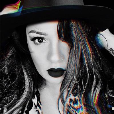 Conversando con Lady Indira (Compositora y Cantante) Conversando con Lady Indira (Compositora y Cantante)