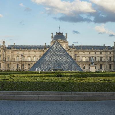How do you get stolen museum pieces back?