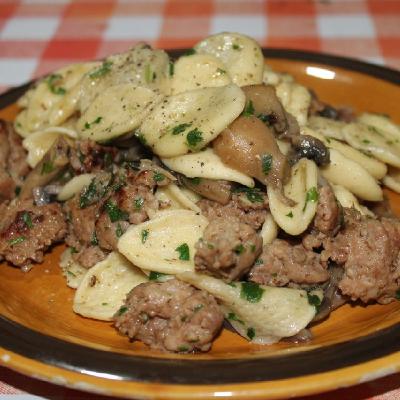 Strascinati Funghi E Salsiccia