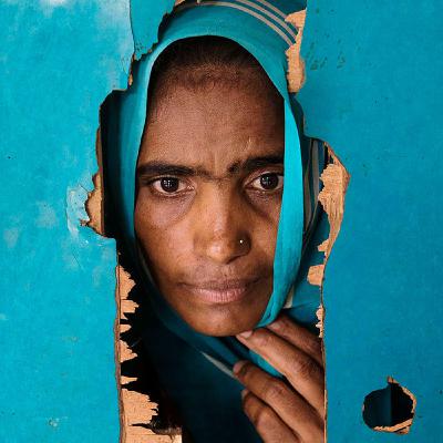 –=+ Helena Schätzle und Sudharak Olwe