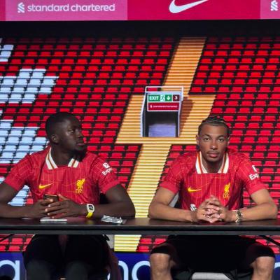 Őrült nyár 9x01 Őrült nyár 9x01