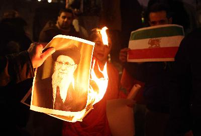 Tertulia de La Trinchera: El pueblo iraní celebra la caída de Jamenei