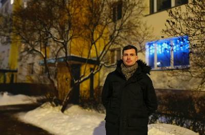 Daudzdzīvokļu māju renovācija: nosiltinātas mājas iedzīvotājs Kaspars Loža