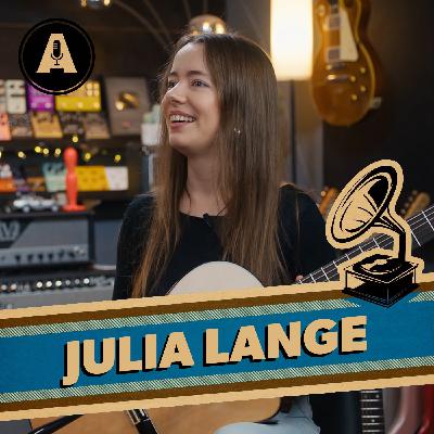 The Captain Meets Julia Lange