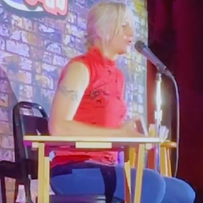 Meet Karen Rontowski: The Hilarious Psychic and Tarot Reader You Need to Know