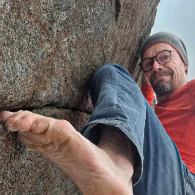 Hannu Mieskolainen - Barefoot Hanski ja paljasjalkakiipeily Hannu Mieskolainen - Barefoot Hanski ja paljasjalkakiipeily