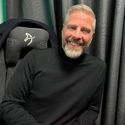 #139 – Farþegum um KEF fækkar annað árið í röð – tengifarþegum fækkar mest – forstjóri ISAVIA vill halda dampi í gegnum lægðina og vera tilbúinn þegar farþegum fjölgar á ný - Sveinbjörn Indriðason