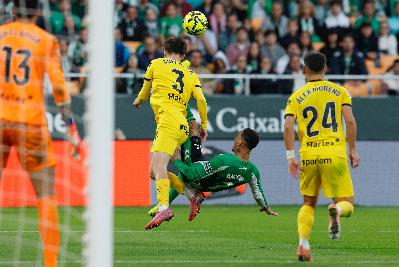 El Betis pincha ante el Girona y Antony se pierde el derbi