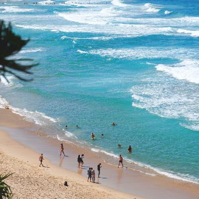 外刊精讲 | 悉尼邦迪海滩光明节恐袭 12 死！英雄徒手夺枪救人