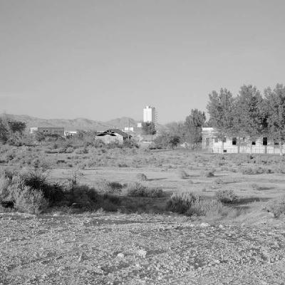 S8 Ep577: 1. Jeff Bliss: Discusses the Las Vegas A’s stadium progress and free local attractions like the iconic welcome sign,,. He also explores political shifts in Seattle and California as wealthy residents flee high taxes,,. (35 words) (1)