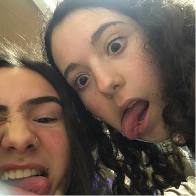 ניבה ותמר מדברות על מזלות