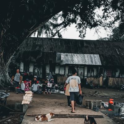 18. Kehidupan Warga Asli yang Hidup di Sekitar Kawasan Hutan