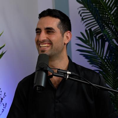 ראיון ברדיו קול הכינרת עם שרון אדם בר ניב - סיפור החיים של אייל רביד - מטפל ו ומאמן אישי להתפתחות