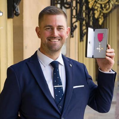 Maggie & Kelvin talk to Award Winning Chef, Robert Thompson MBE.