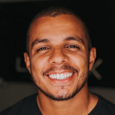 O dia em que minha esposa Canadense viu o LEO SANTANA no aeroporto =( O dia em que minha esposa Canadense viu o LEO SANTANA no aeroporto =(