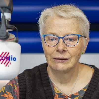 Banka upp undir borðið