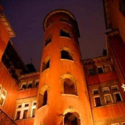 Voces del Misterio nº.1012: El Camino de Santiago, Misterios en Lyon, La Casa de la Bruja, Imagine, Colón, Enamorados