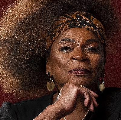 Zezé Motta voltará ao teatro após dez anos