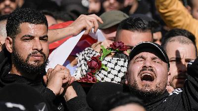 ما وراء الخبر ـ الزيارات المتتالية لمسؤولين أميركيين وتعامل الحكومة الإسرائيلية معها ما وراء الخبر ـ الزيارات المتتالية لمسؤولين أميركيين وتعامل الحكومة الإسرائيلية معها