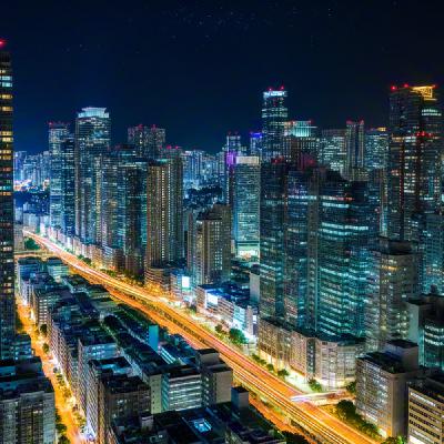 毕淑敏：钱成了当今社会的极点