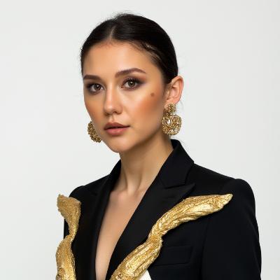 Rising Giants N.147 - Shasne Su, Fashion Stylist & Content Creator