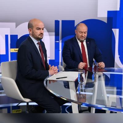 Na telo (9. 11.): Rudolf Huliak (Strana Vidieka) a Martin Dubéci (PS) Na telo (9. 11.): Rudolf Huliak (Strana Vidieka) a Martin Dubéci (PS)