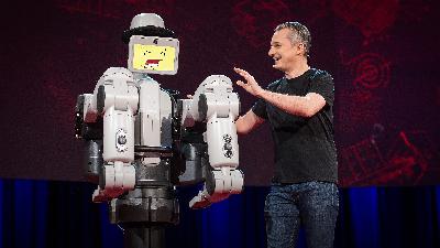 And for my next trick, a robot | Marco Tempest