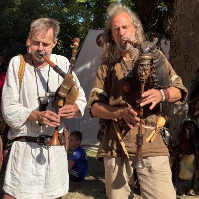 140. Mittelalterliche Instrumente - Dudelsack und Schalmei 140. Mittelalterliche Instrumente - Dudelsack und Schalmei