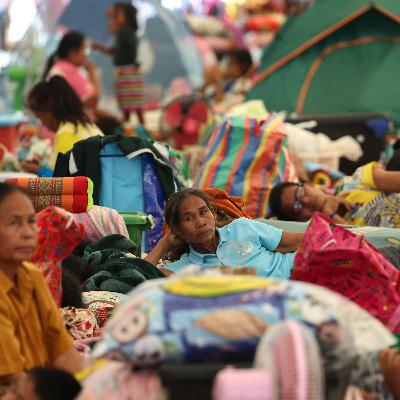 Thousands displaced by Thailand-Cambodia dispute find safety at shelter Thousands displaced by Thailand-Cambodia dispute find safety at shelter