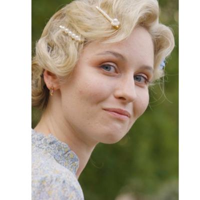 ロシア人女性が「天津風アップスタイル」を体験