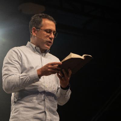 Deus busca sua versão inteira | Robinson Jacintho Deus busca sua versão inteira | Robinson Jacintho