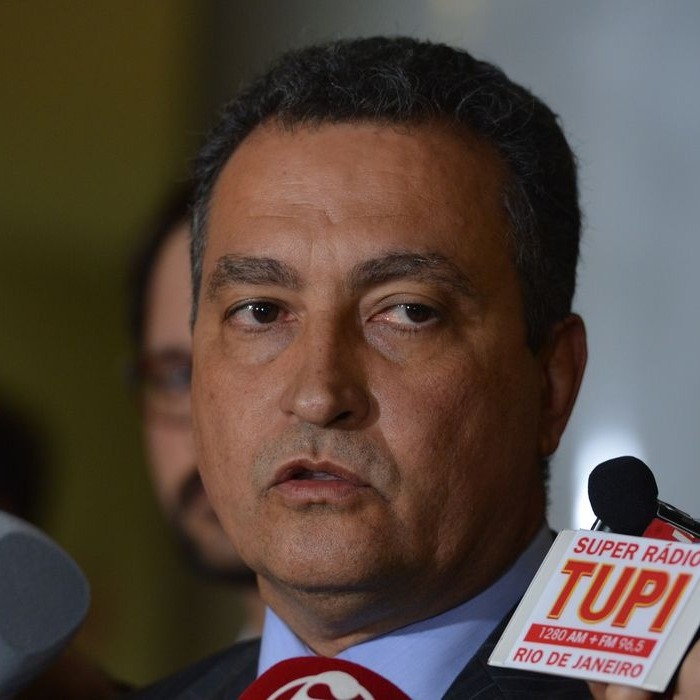 PROVOCANDO NAS ONDAS DO RÁDIO