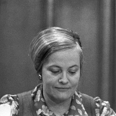 Sara De Bosschere leest Hella S. Haasse Sara De Bosschere leest Hella S. Haasse