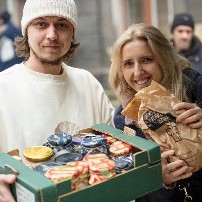 Projekt Dobro Powszednie: kryzys bezdomności jako problem społeczny i problematyka w sztuce współczesnej - rozmowa z Albertem Wrotnowskim i Małgorzatą Sieńczyk Projekt Dobro Powszednie: kryzys bezdomności jako problem społeczny i problematyka w sztuce współczesnej - rozmowa z Albertem Wrotnowskim i Małgorzatą Sieńczyk