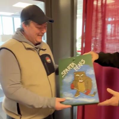 Her får Sparta tilbake postkassa etter 25 år: – Jeg har ikke hatt spesielt dårlig samvittighet