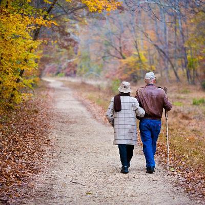 Rencontres en ligne, retraite paisible : deux regards croisés sur la vie