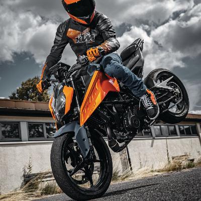 Frenar en moto: 10 dudas habituales Frenar en moto: 10 dudas habituales