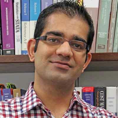 Urooj Khan: Accounting and Systemic Risk in Financial Institutions