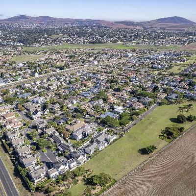 DURBANVILLE 200: VAN PAMPOENKRAAL TOT DURBANVILLE deur Johan Rademan