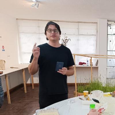 Demasiado caro: Episodio 16 Bernardo Montoya, fundador y director de Salón Comunal, su trabajo y Rutas de la Siega