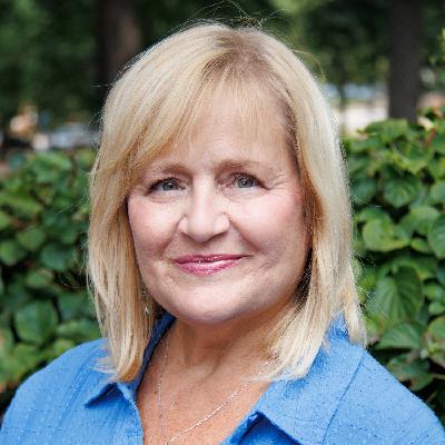 Episode 142: Julia Gibson on acting, teaching, and “Becoming Invisible”