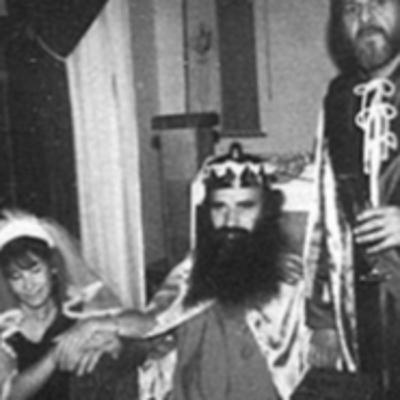 פשע בתשע עונה 2 פרק 6 - כת 'ילדי תל הנמלים' פשע בתשע עונה 2 פרק 6 - כת 'ילדי תל הנמלים'