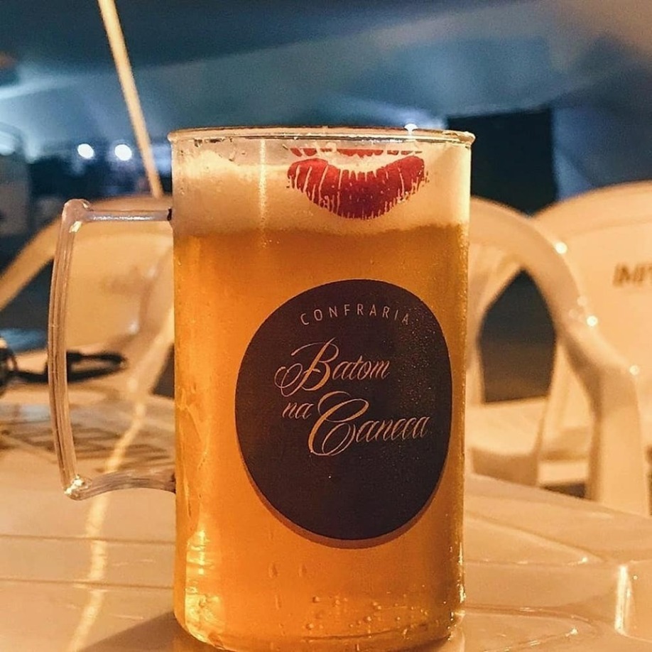 Batom na Caneca episode artwork